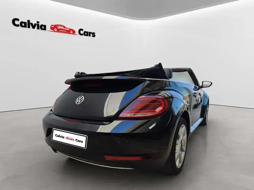 Usado VW Beetle Design 150 CV (110 kW) 2017 Negro Utilitario