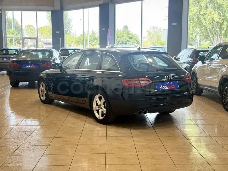 Usado Audi A4 177 CV (130 kW) 2013 Negro Familiar
