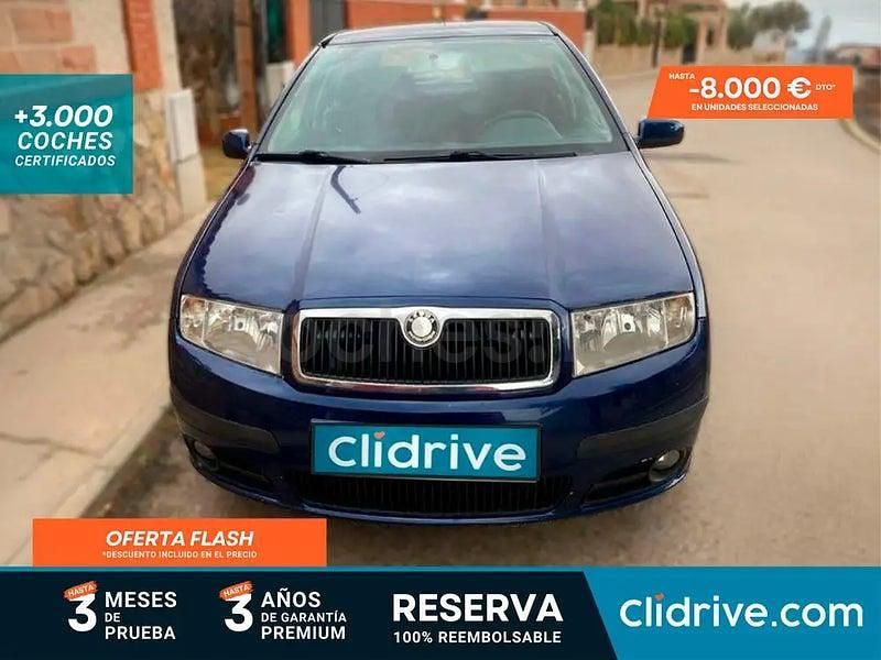 Usado Skoda Fabia 70 CV (51 kW) 2005 Azul Berlina