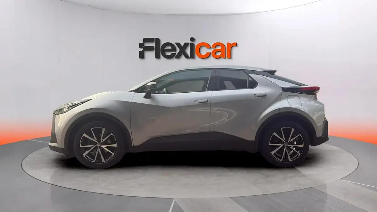 Usado Toyota C-HR Active 140 CV (102 kW) 2024 Gris SUV