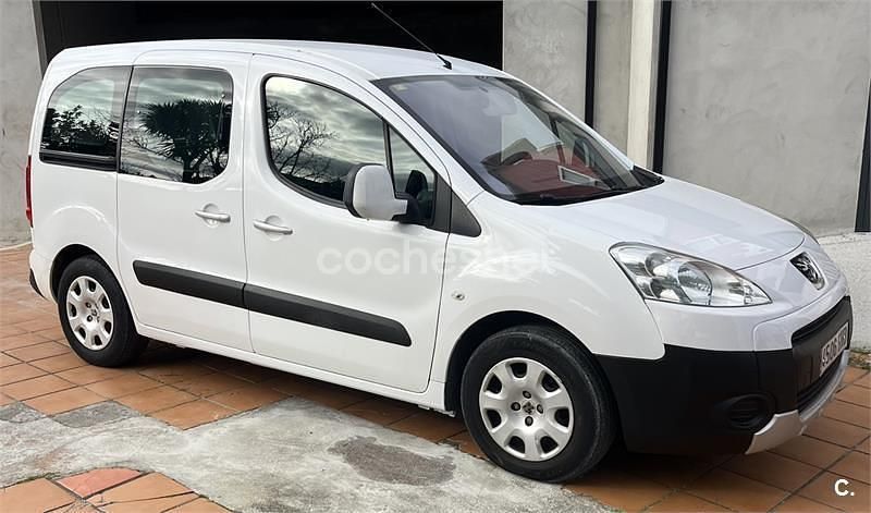 Usado Peugeot Partner Tepee Outdoor 90 CV (66 kW) 2009 Blanco Monovolumen