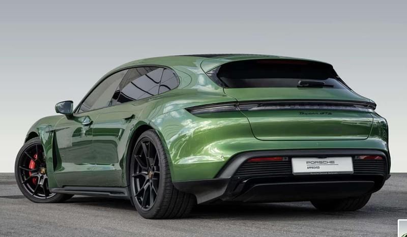 Usado Porsche Taycan Sport Turismo 439 kW (598 CV) 2022 Verde Familiar
