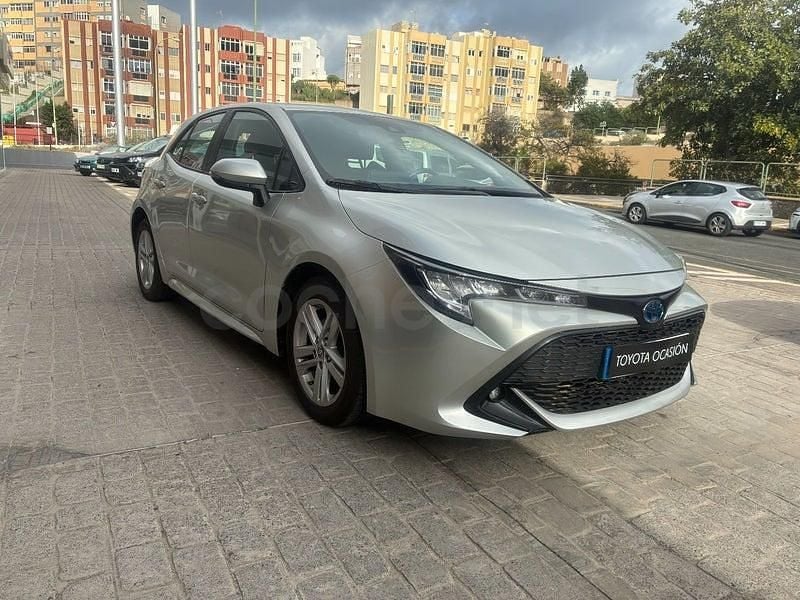 Usado Toyota Corolla Eco 140 CV (102 kW) 2023 Gris / plata Berlina