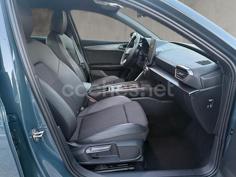 Usado Cupra Leon 150 CV (110 kW) 2025 Azul Familiar