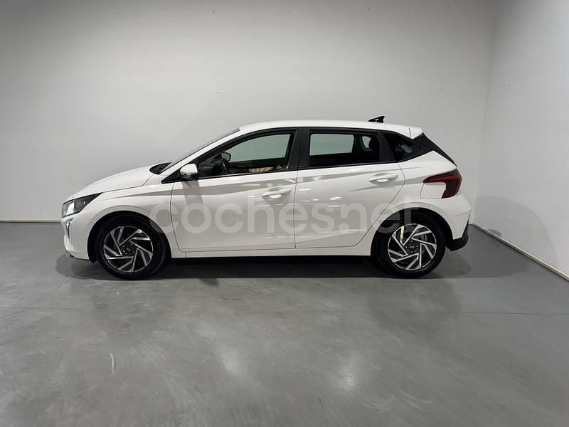 Usado Hyundai i20 84 CV (61 kW) 2024 Blanco Berlina