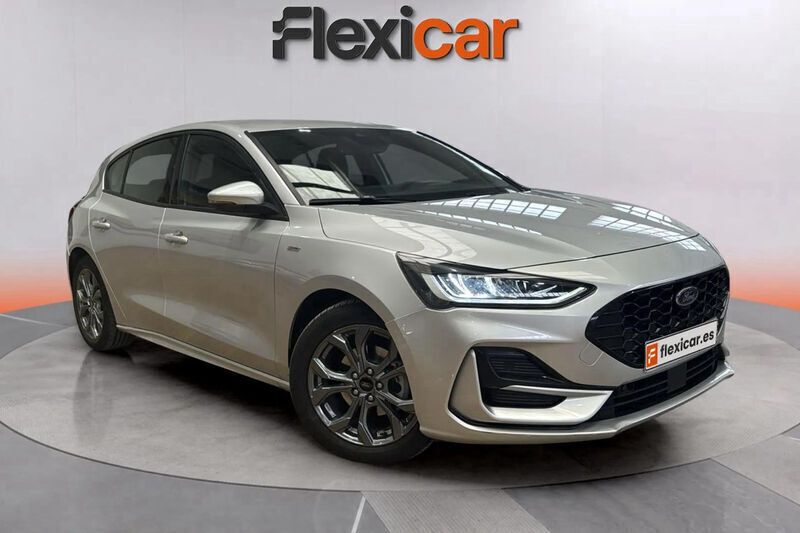 Gris Usado 2023 Ford Focus ST-Line Berlina | 17.690 € - Imagen 1/4