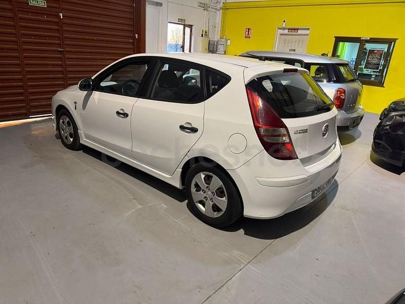 Usado Hyundai i30 Style 128 CV (94 kW) 2010 Blanco Berlina