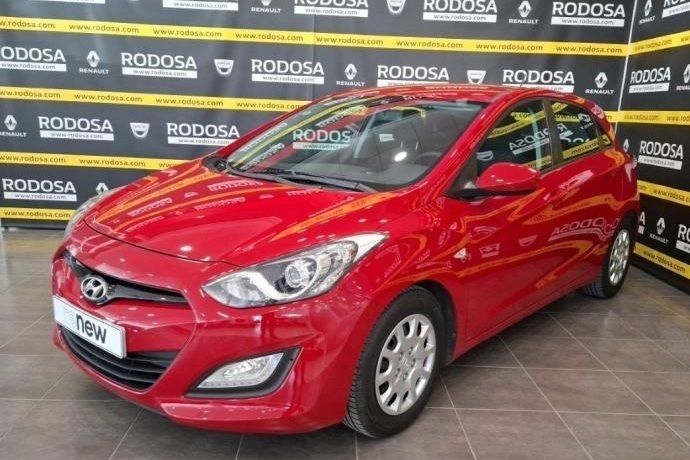 Rojo Usado 2014 Hyundai i30 Berlina | 9500 € (Un poco caro) - Imagen 1/4