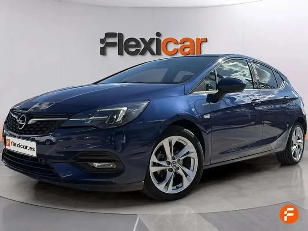Usado Opel Astra GS Line 110 CV (80 kW) 2020 Azul Berlina