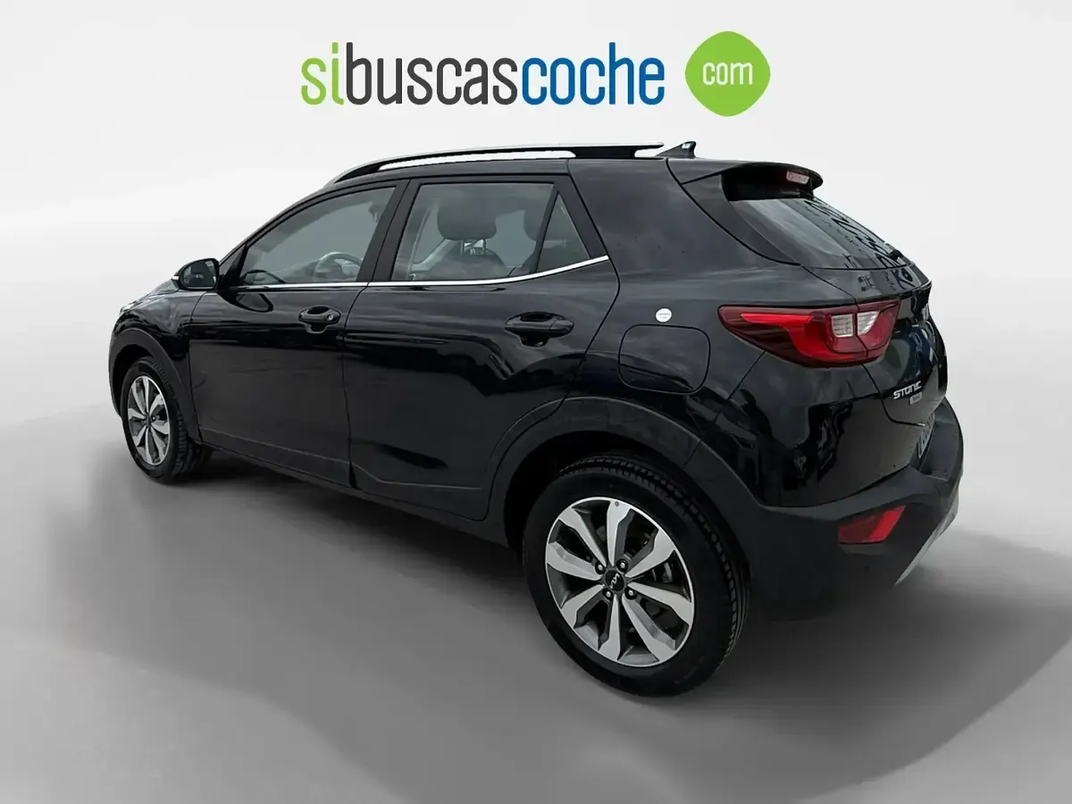 Usado Kia Stonic 100 CV (73 kW) 2025 Negro SUV