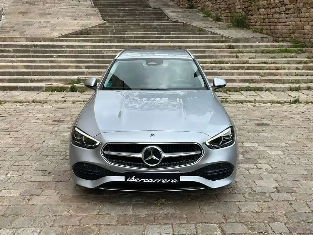 Usado Mercedes C200 204 CV (150 kW) 2023 Plateado Familiar