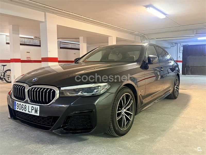 Negro Usado 2021 BMW 520 M Sport Berlina | 33.700 € (Precio justo) - Imagen 1/4