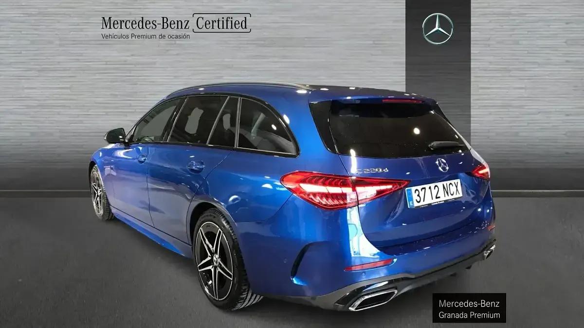 Usado Mercedes C220 200 CV (147 kW) 2025 Azul espectral Familiar