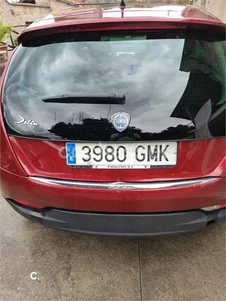 Usado Lancia Delta 165 CV (121 kW) 2009 Rojo Utilitario