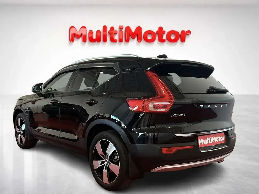 Begagnad Volvo XC40 Inscription 163 HK (119 kW) 2020 Svart SUV