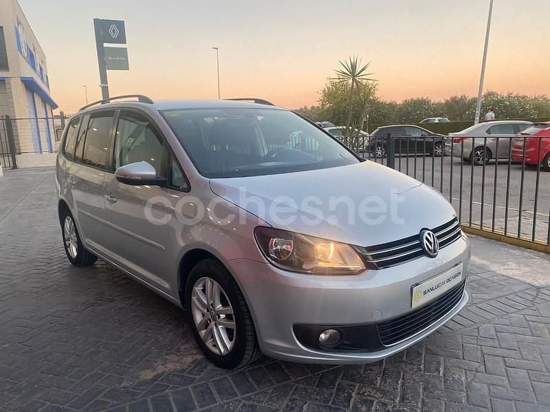 Usado VW Touran Advance 105 CV (77 kW) 2015 Gris / plata Monovolumen