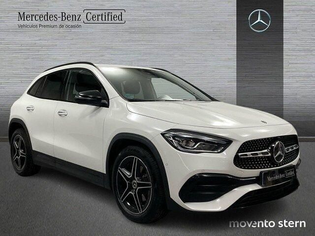 Usado Mercedes GLA200 AMG line 150 CV (110 kW) 2023 Blanco SUV