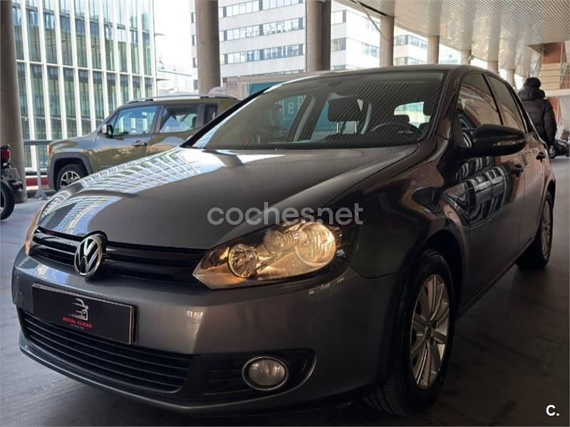 Gris / plata Usado 2012 VW Golf Advance Berlina | 8400 € (Buen precio) - Imagen 1/4