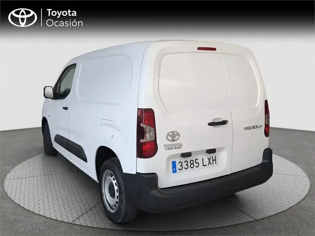 Usado Toyota Proace City City 102 CV (75 kW) 2022 Blanco Monovolumen