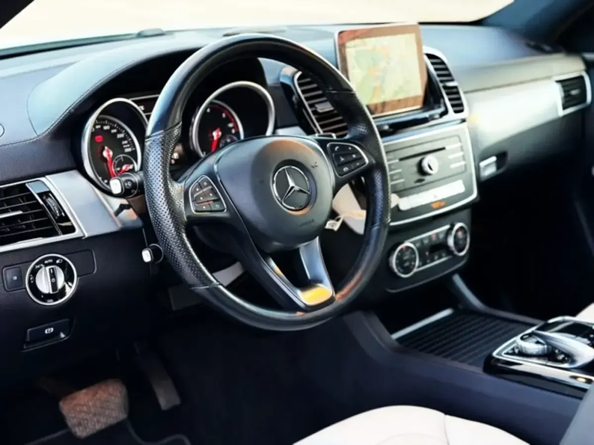 Usado Mercedes GLE350 AMG line 258 CV (189 kW) 2016 Gris / plata SUV