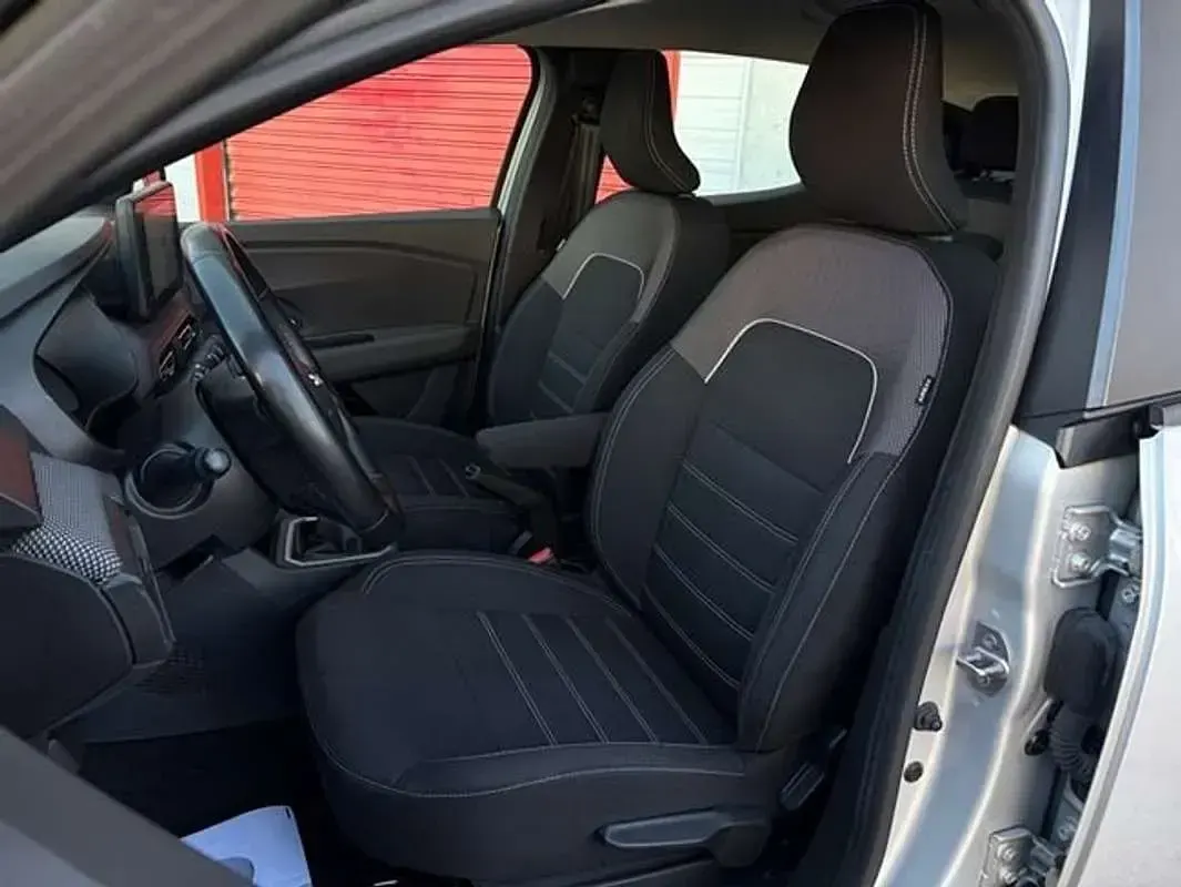 Usado Dacia Sandero Expression 91 CV (66 kW) 2023 Gris Utilitario