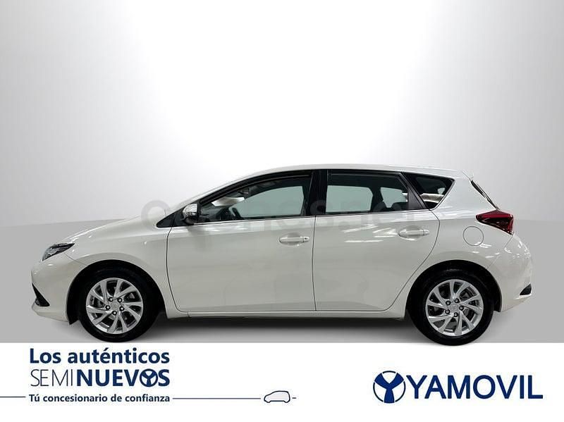 Usado Toyota Auris Active 112 CV (82 kW) 2015 Blanco Berlina