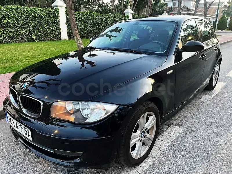 Usado BMW 116 122 CV (89 kW) 2007 Negro Utilitario