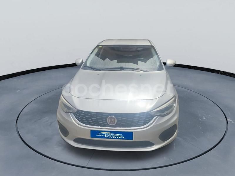 Gris / plata Usado 2017 Fiat Tipo Easy Berlina | 7990 € (Precio justo) - Imagen 1/4