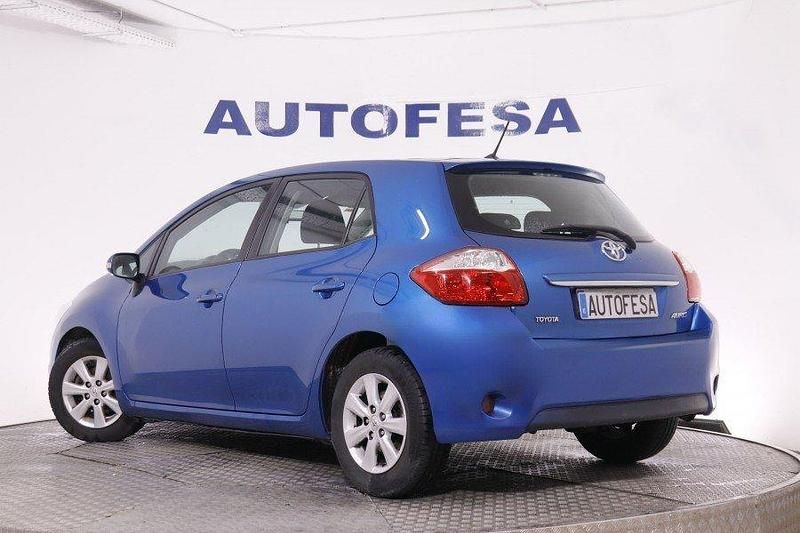 Usado Toyota Auris Active 90 CV (66 kW) 2012 Azul