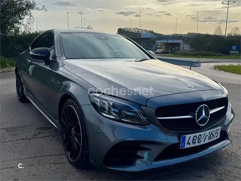 Usado Mercedes C220 194 CV (142 kW) 2023 Gris / plata Coupe
