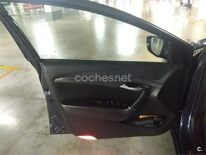 Usado Hyundai i40 136 CV (100 kW) 2014 Negro Berlina