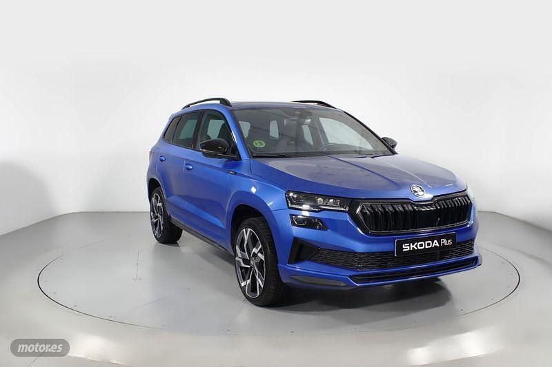 Azul Usado 2025 Skoda Karoq SportLine SUV | 34.200 € (Caro) - Imagen 1/4