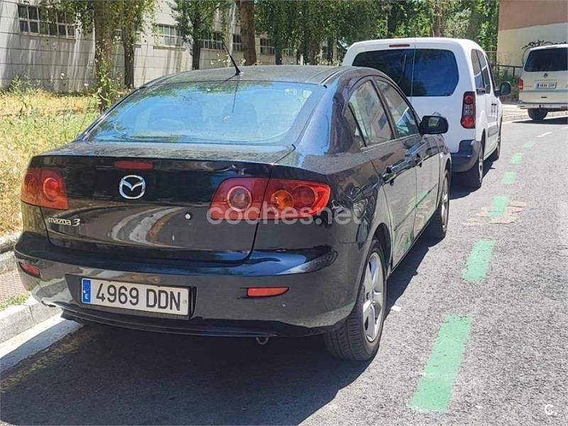 Usado Mazda 3 Active 110 CV (80 kW) 2004 Negro Berlina