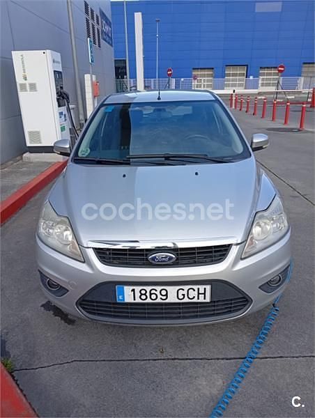 Gris / plata Usado 2008 Ford Focus Trend Berlina | 2500 € (Buen precio) - Imagen 1/4