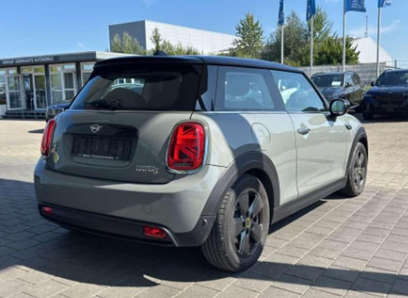 Usado Mini Cooper SE 135 kW (184 CV) 2022 Gris Utilitario