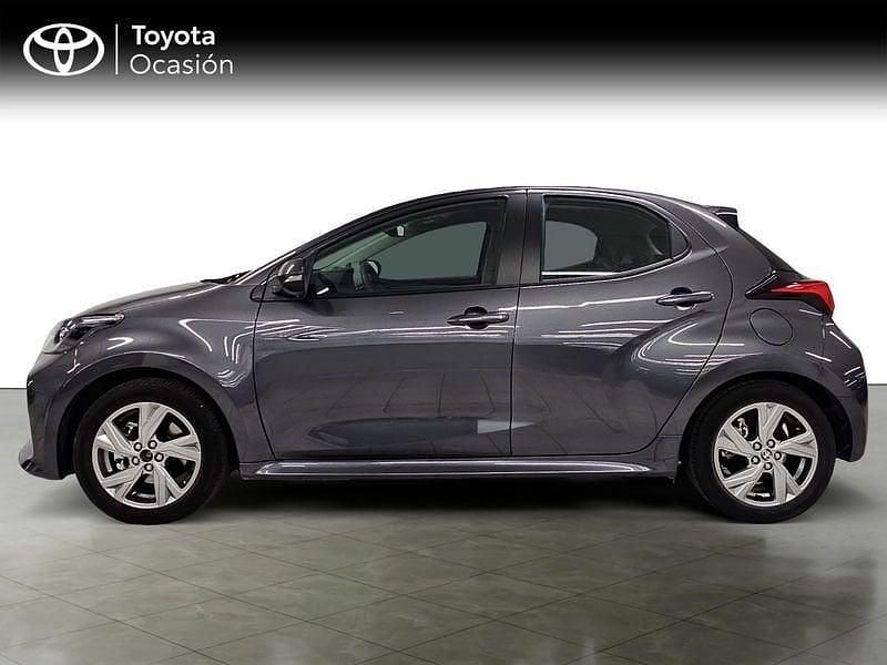 Używany Toyota Yaris Active 116 KM (85 kW) 2025 Szary Hatchback