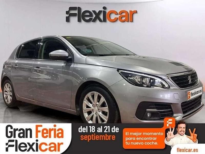 Usado Peugeot 308 Style 131 CV (96 kW) 2020 Gris Utilitario
