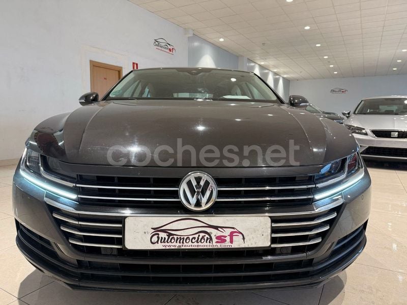 Usado VW Arteon 150 CV (110 kW) 2019 Gris / plata Berlina