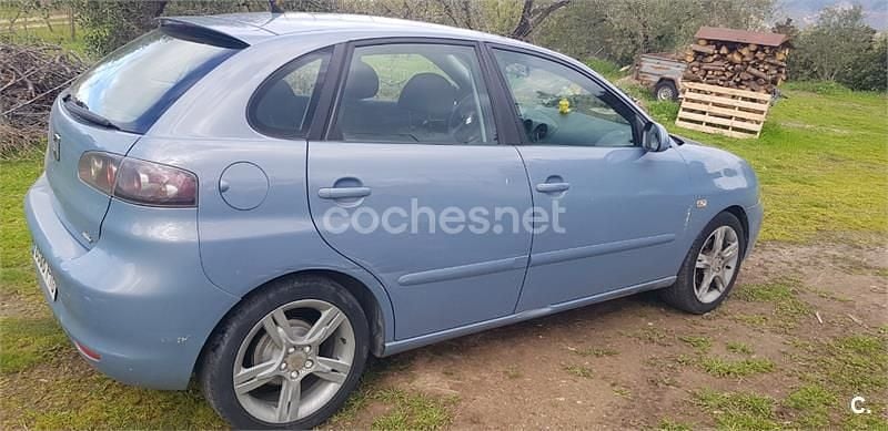 Usado Seat Ibiza Ecomotive 80 CV (58 kW) 2008 Azul Berlina