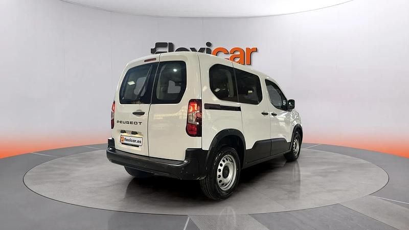 Usado Peugeot Rifter Allure 102 CV (75 kW) 2025 Blanco Monovolumen