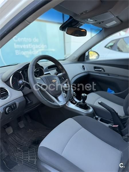 Usado Chevrolet Cruze LS 125 CV (91 kW) 2010 Blanco Berlina