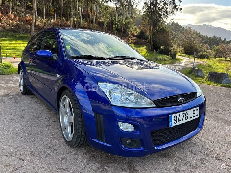 Usado Ford Focus RS 220 CV (161 kW) 2003 Azul Berlina