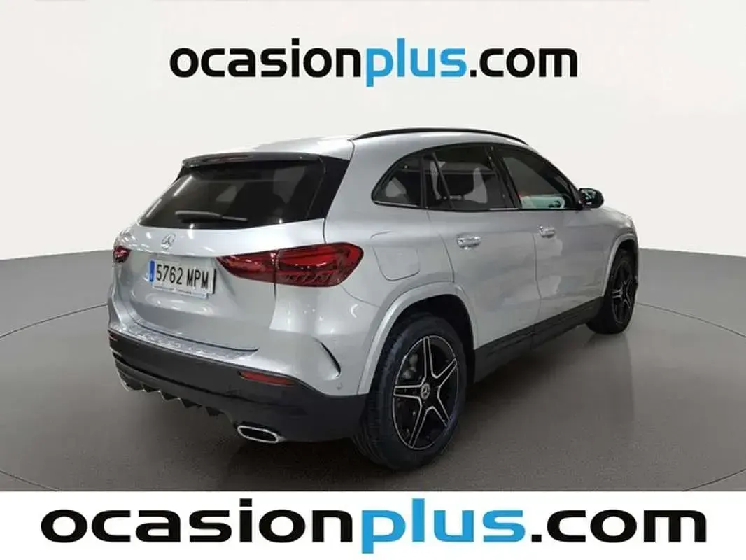 Begagnad Mercedes GLA250 218 HK (160 kW) 2024 Silver SUV