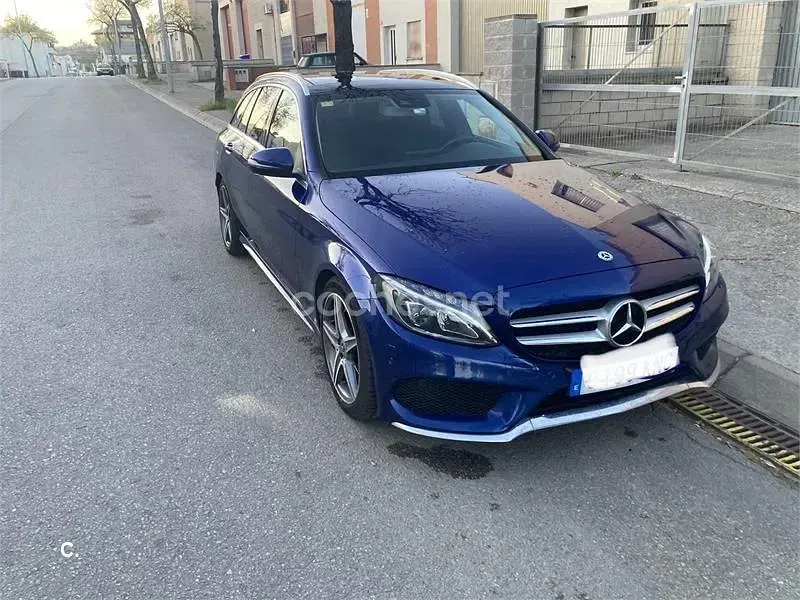 Usado Mercedes C220 170 CV (125 kW) 2018 Azul Familiar