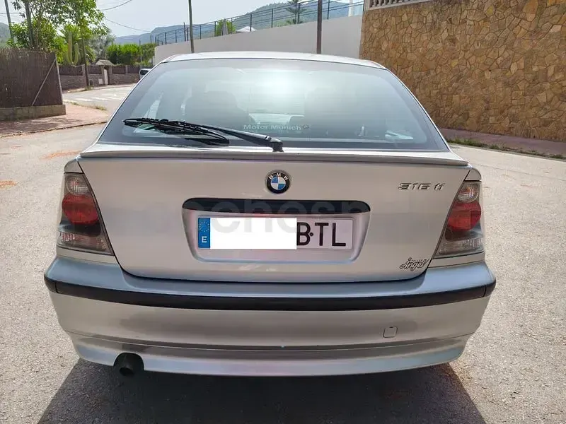 Usado BMW 316 Compact 115 CV (84 kW) 2002 Gris / plata Utilitario