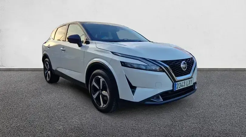 Usado Nissan Qashqai N-Connecta 140 CV (102 kW) 2022 Lunar white con techo midnight SUV