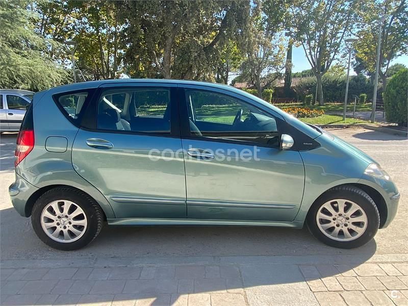 Usado Mercedes A180 Elegance 109 HP (80 kW) 2007 Verde Monovolume
