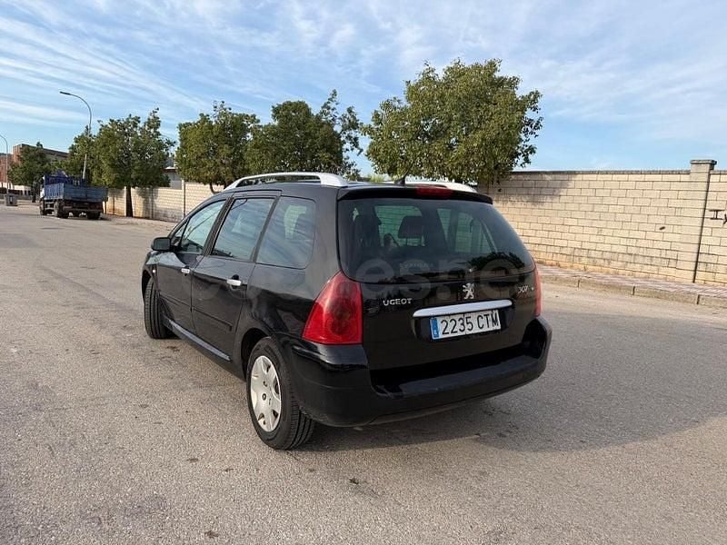 Usado Peugeot 307 90 CV (66 kW) 2004 Negro Familiar