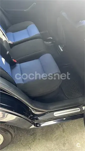 Usado VW Golf IV 110 CV (80 kW) 2000 Negro Berlina