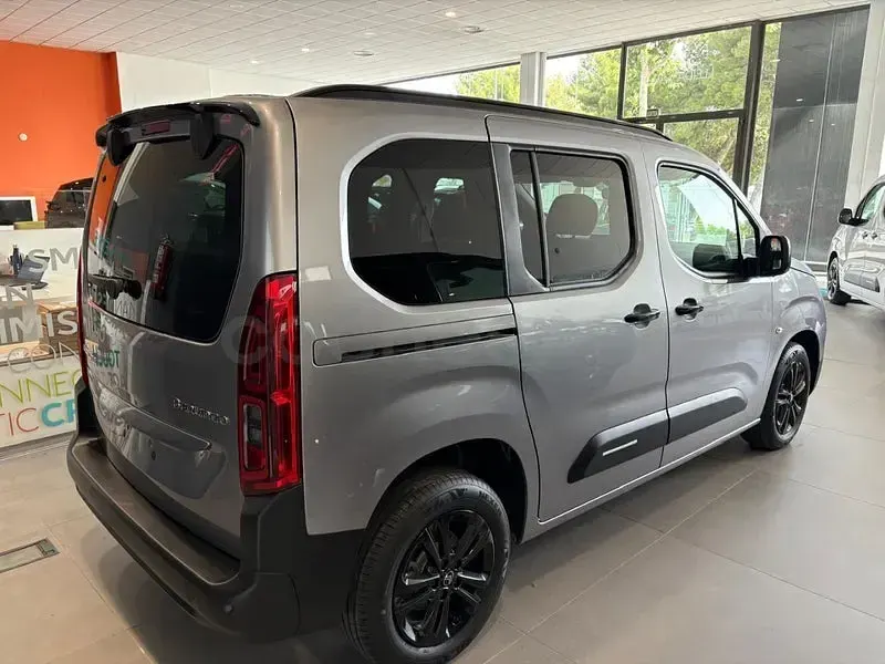 Nuevo Citroën Berlingo 100 CV (73 kW) 2026 Gris / plata Monovolumen